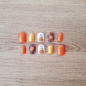 Stacked Pumpkins Press On Nails